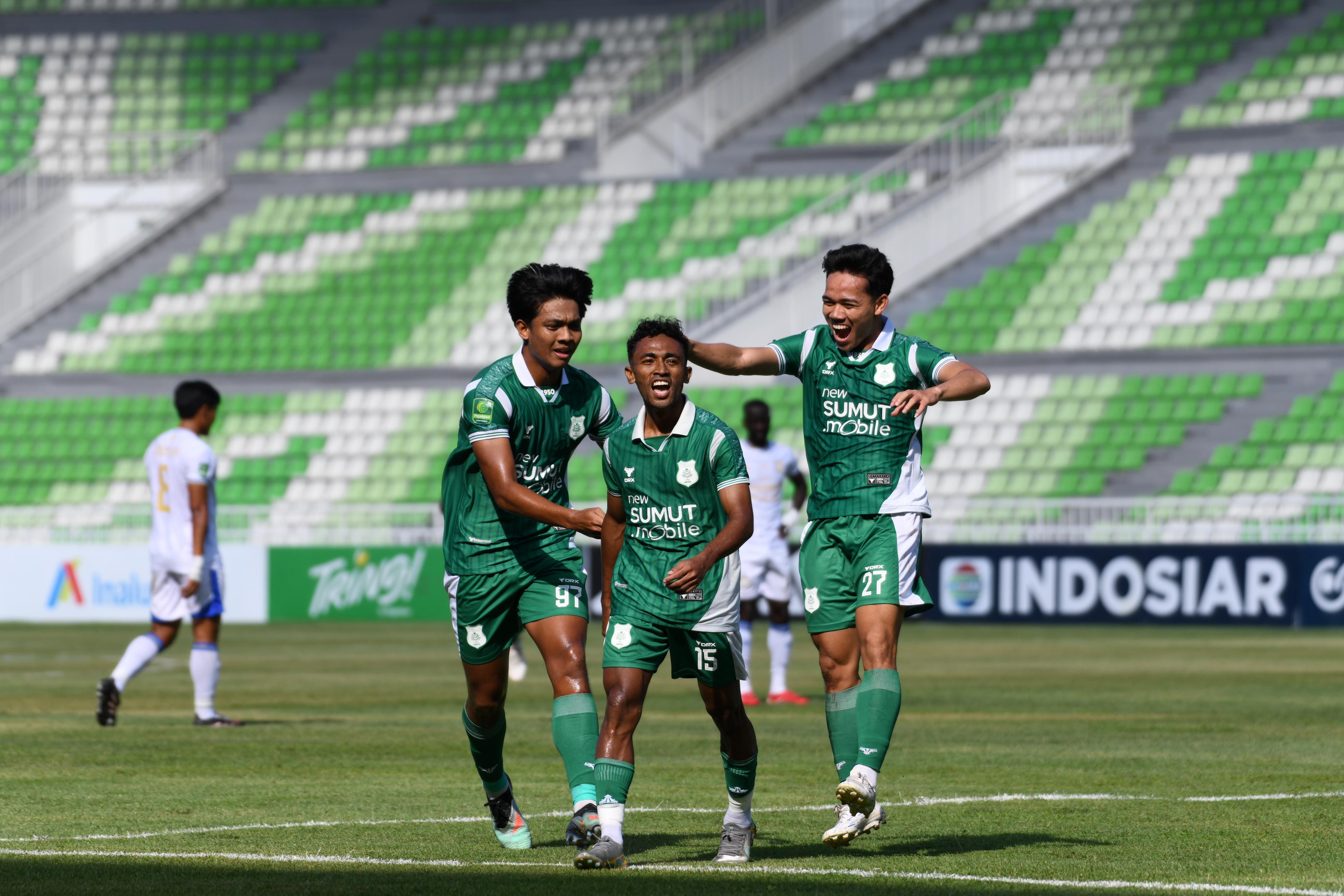 GOL: Pemain PSMS merayakan gol yang dicetak Ari Maring saat melawan Adhyaksa FC di Stadion Utama Sumatera Utara, Minggu (11/1/2026). (Dok: PSMS)