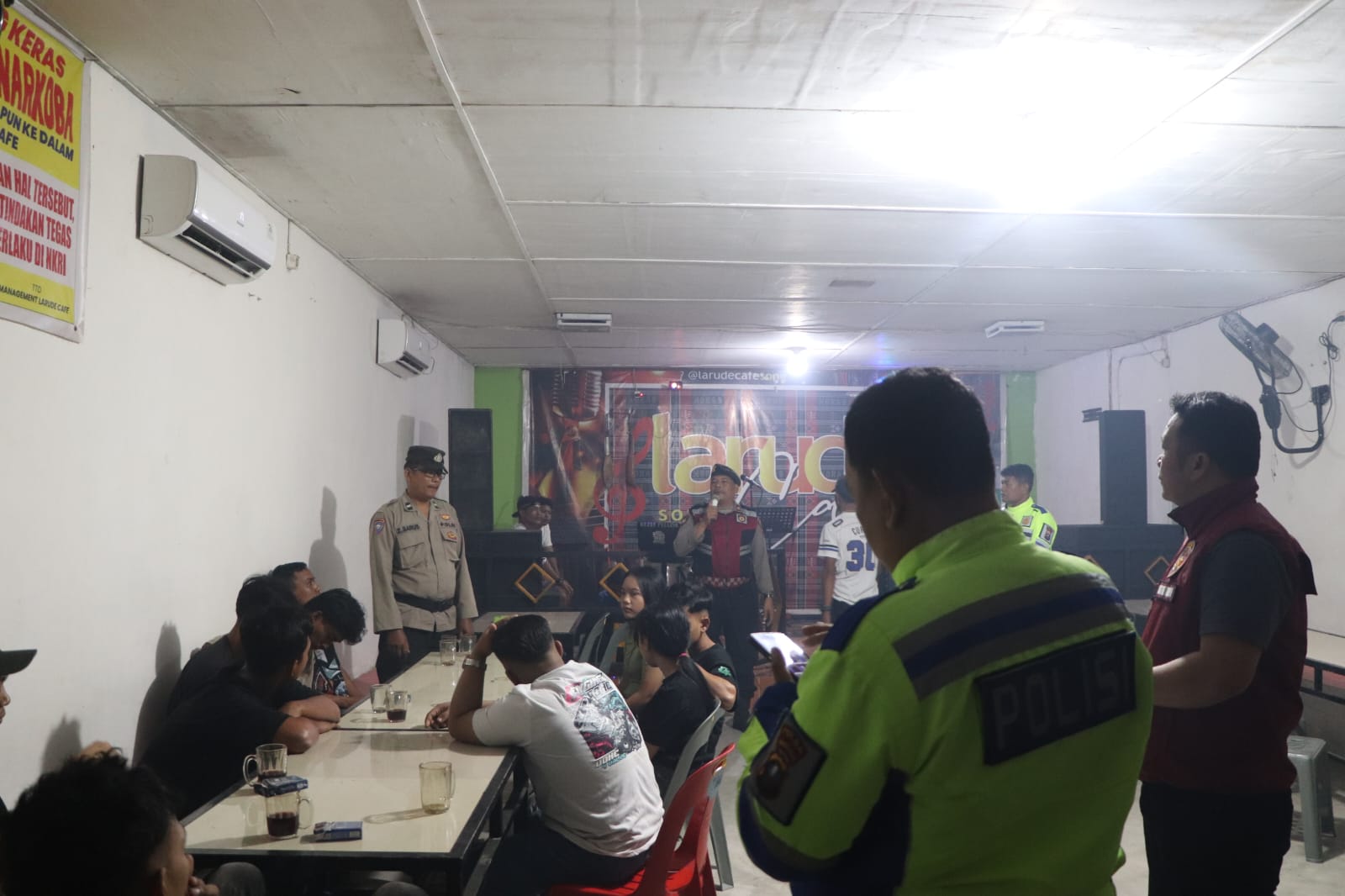 Jajaran Personil Polres Sergai saat lakukan kegiatan patroli.( Fadly/ Sumut Pos )