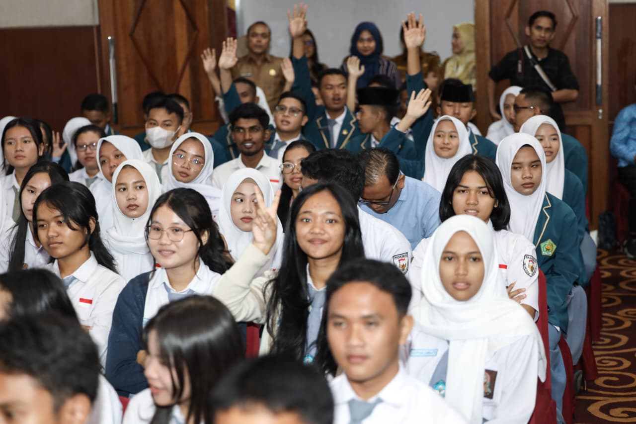 Para siswa Pematangsiantar mengikuti seminar generasi muda tanpa narkoba. (ISTIMEWA/SUMUT POS)