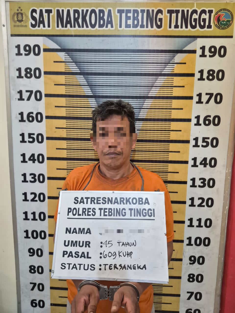 SS (45) saat diamankan Sat Resnarkoba Polres Tebingtinggi usai ditangkap di Jalan Kutilang, Kelurahan Bulian, Kota Tebingtinggi.  (AZAN/SUMUT POS)