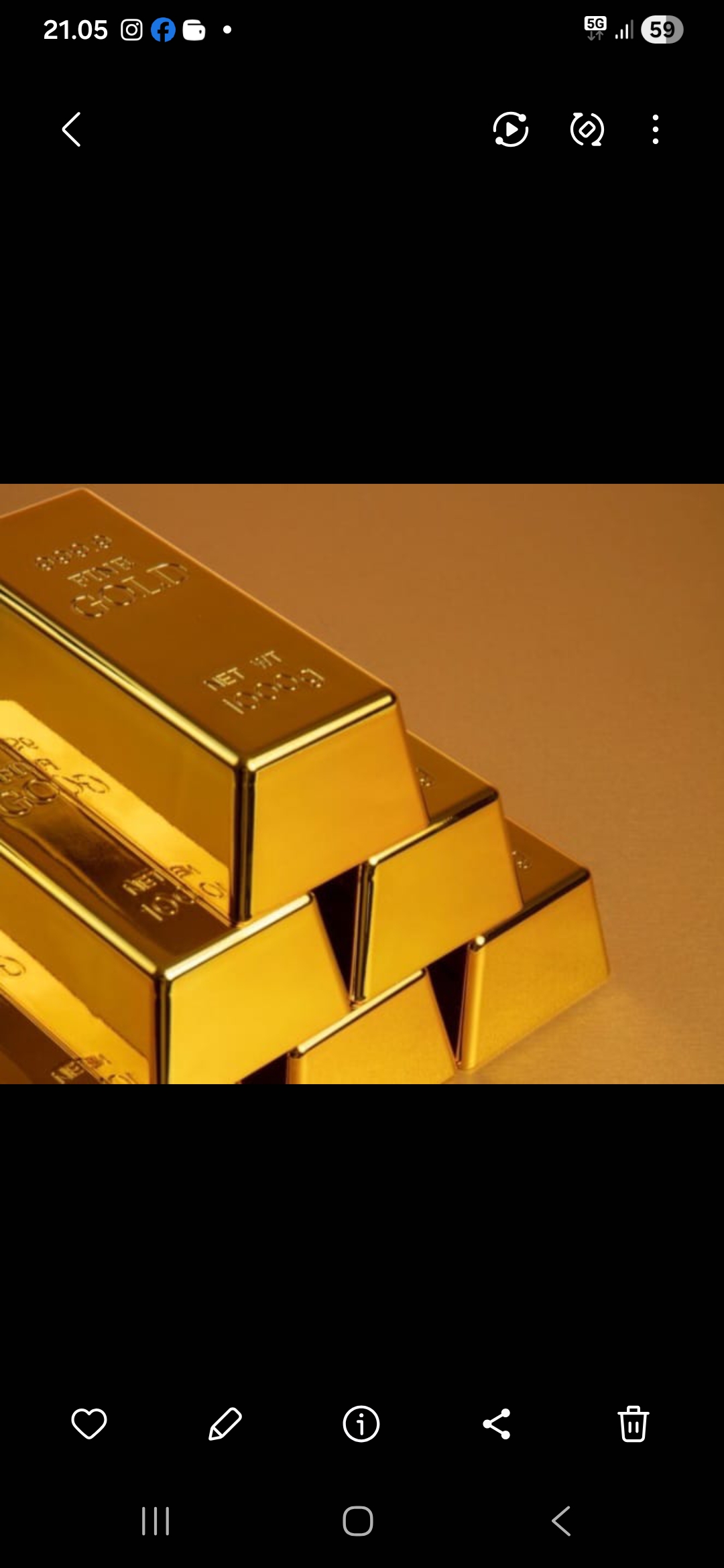 Ilustrasi emas batangan. (freepik.com)