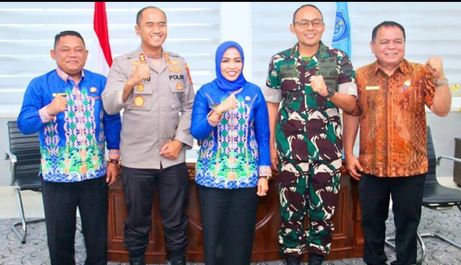 Bupati dan Kapolres serta Dandim 0209/LB bertemu dalam suasana keakraban (Fajar/Sumut Pos)