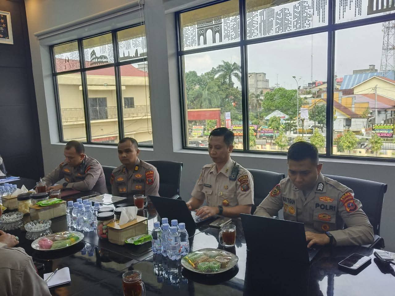 POLDA: Biro SDM Polda Sumut saat berjunjung ke Polres Tanjung Balai untuk memastikan jumlah personel. (Dok: istimewa)