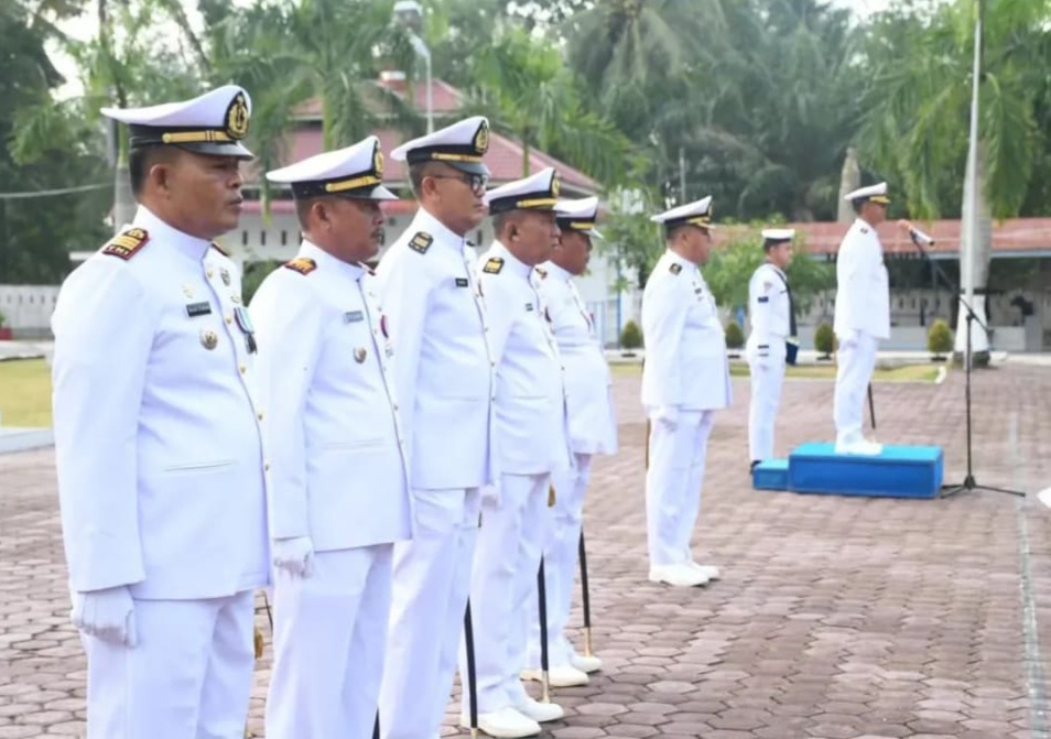 UPACARA: Prajurit Jalasena saat upacara Peringatan Hari Dharma Samudera Tahun 2026 di Lapangan Apel Mako Lanal Tanjung Balai Asahan, Kamis (15/1/2026). (Dok: istimewa)