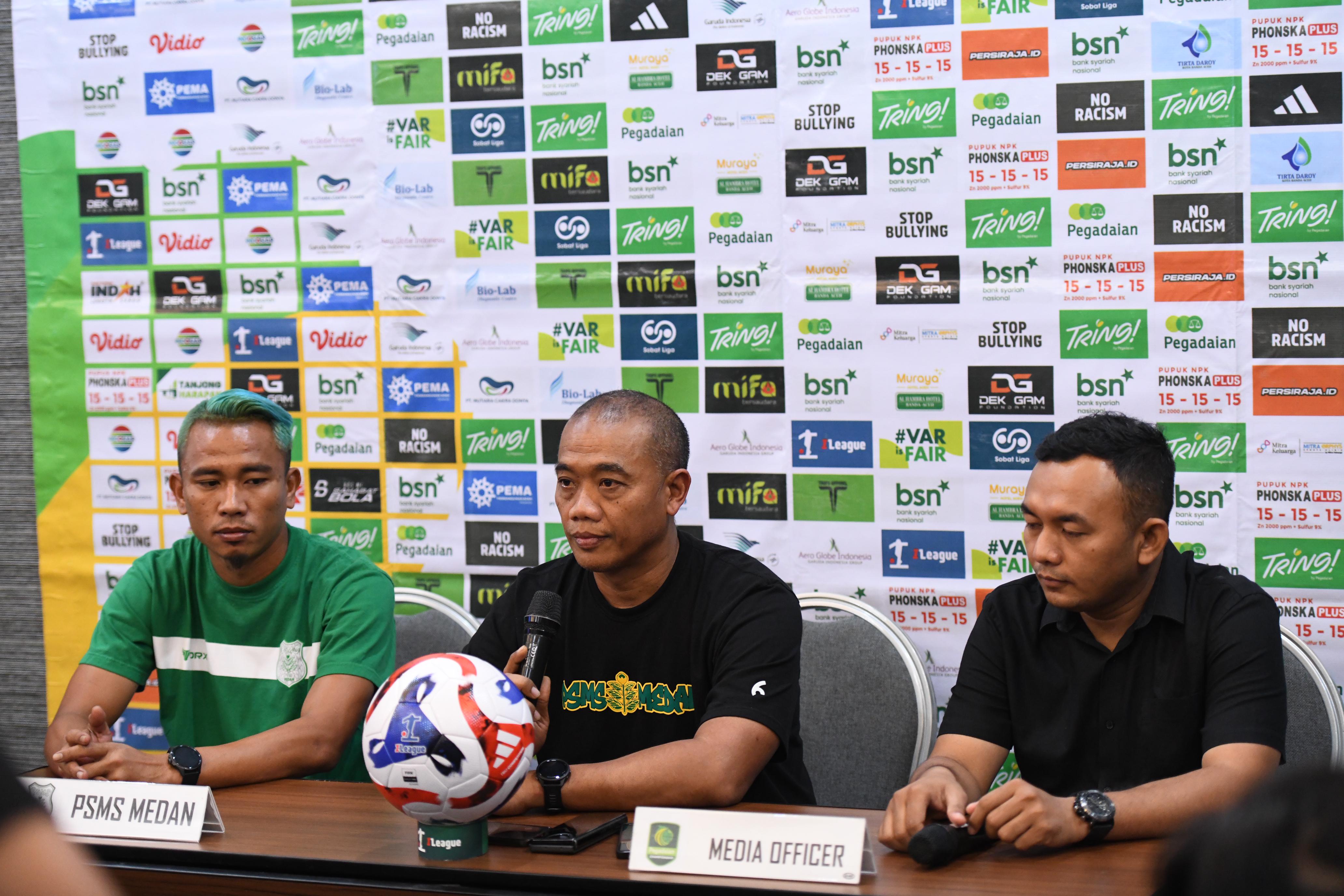 KETERANGAN: Pelatih PSMS Eko Purdjianto memberi keterangan sebelum melawan Persiraja. (Dok: PSMS)
