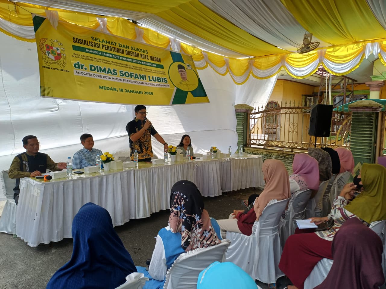 Anggota DPRD Kota Medan, dr Dimas Sofani Lubis saat menggelar Sosialisasi Perda No.4 Tahun 2012 di Kelurahan PB Selayang II, Medan Selayang, Minggu (18/1/2026). (Markus Pasaribu/Sumut Pos)