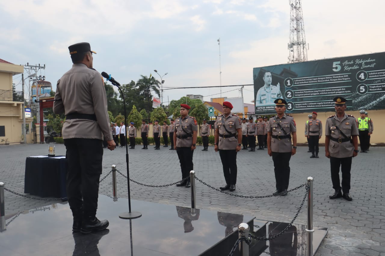 Kapolres Tanjung Balai, AKBP Welman Feri, S.I.K., M.I.K pimpin sertijab Kasat Reskrim dan Kapolsek. (YUNA/SUMUT POS)