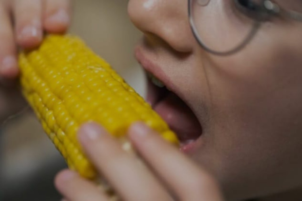 Ilustrasi, jagung tidak hanya nikmat, namun air rebusannya juga bermanfaat bagi kesehatan. (Freepik.com)