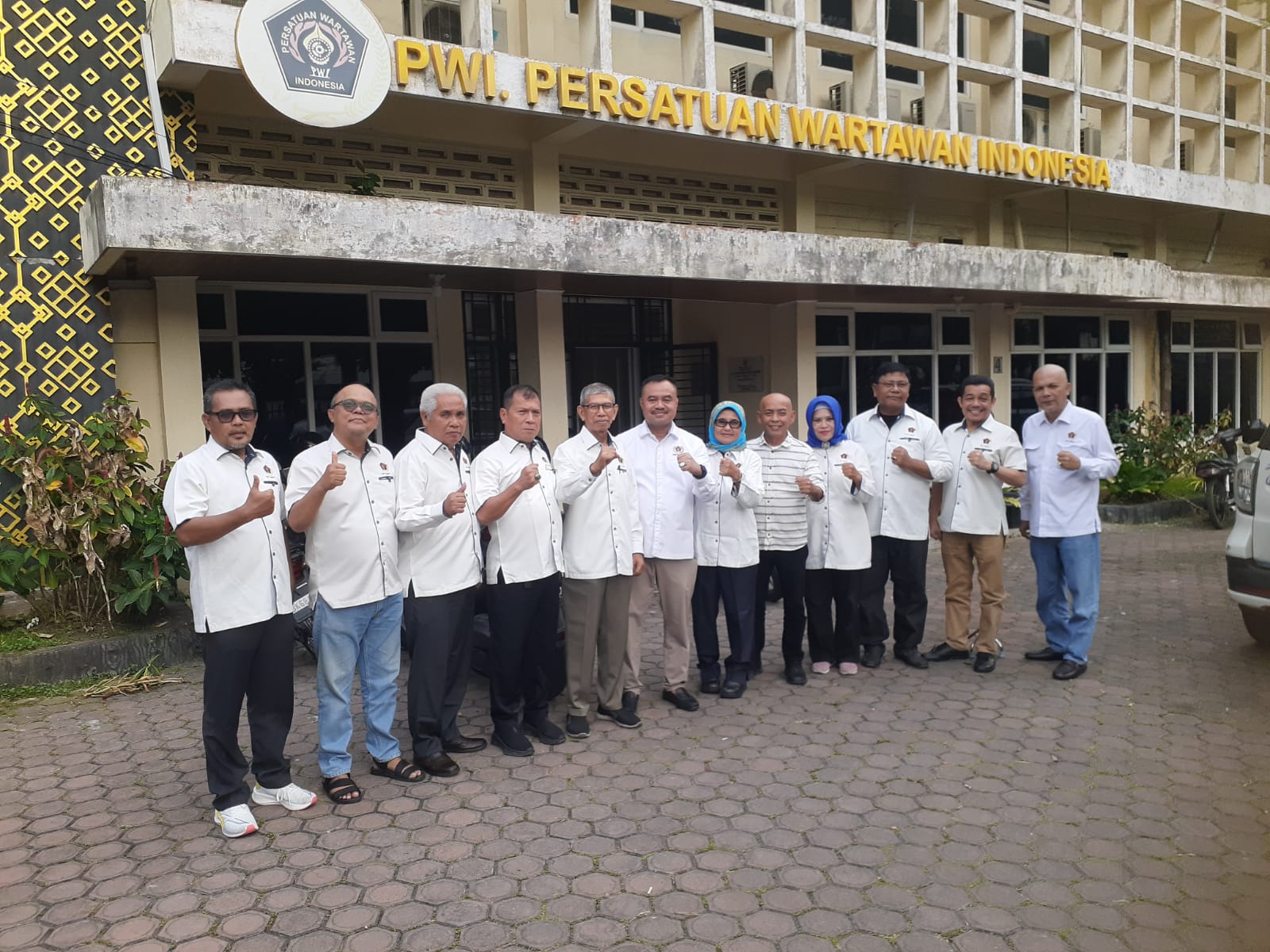 Ketua PWI Sumut Farianda Putra Sinik, Ketua DKP PWI Sumut Wardjamil, Sekretaris PWI Sumut SR Hamonangan Panggabean, Sekretaris DKP Agus S Lubis serta pengurus harian PWI Sumut.