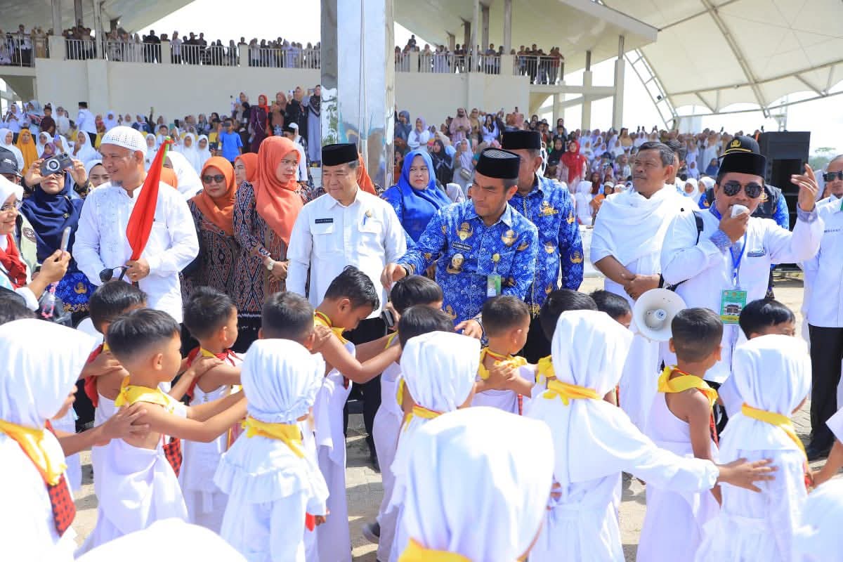 Wabup Samsul Tanjung Hadiri Manasik Haji Akbar ke-4 Siswa RA se-Kabupaten Labuhanbatu Utara. ((Asri Tarigan/Sumut Pos)