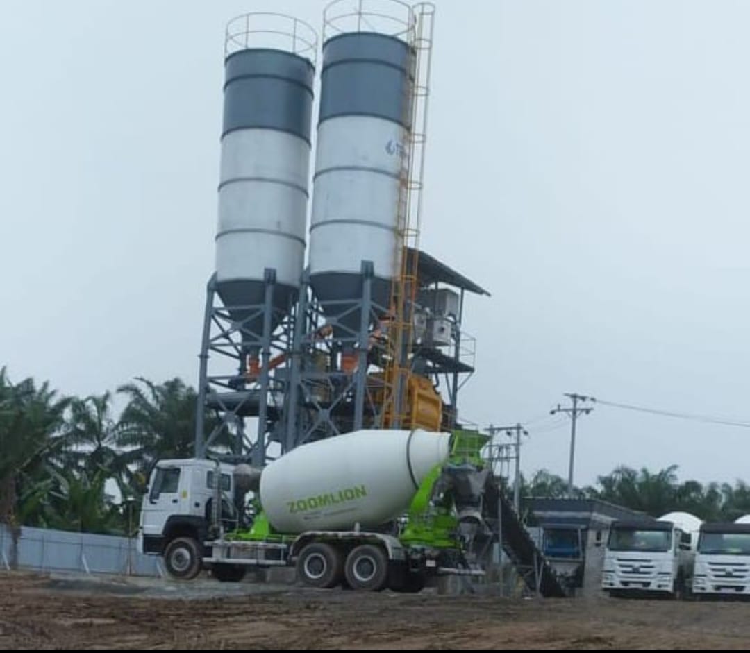 Batching Plant beroperasi  Di desa Mangkai Lama tak kantongi Dokumen Perizinan, Senin(19/01/2026). (Liberti H Haloho/Sumut Pos)