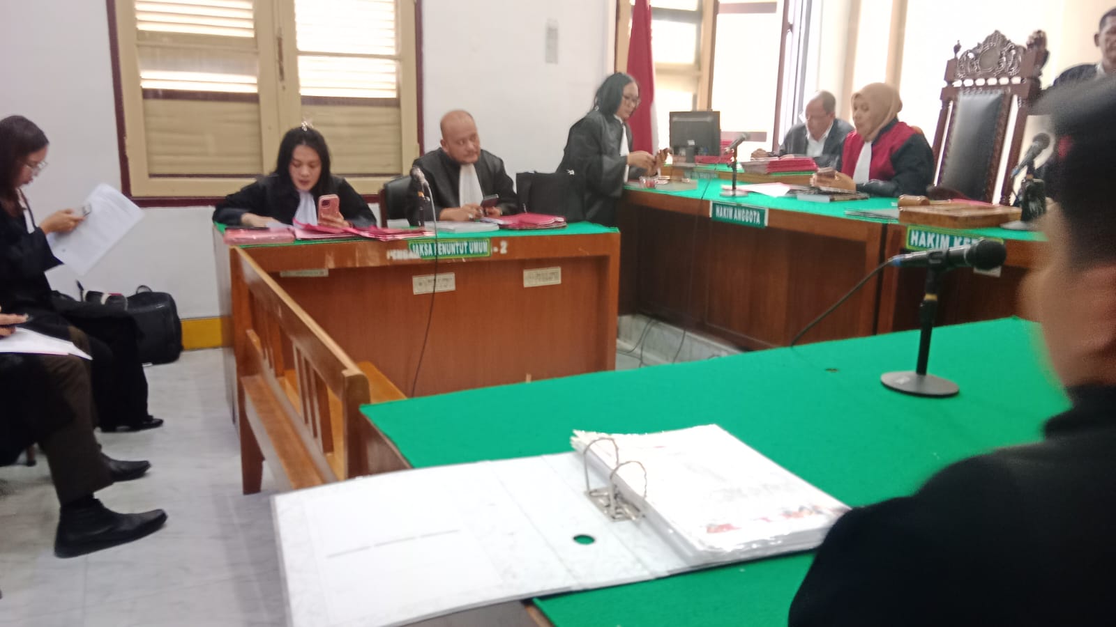 TUNTUTAN: JPU membacakan tuntutan terhadap terdakwa kasus pembunuhan secara virtual di PN Medan, Rabu (21/1). (Dok: istimewa)