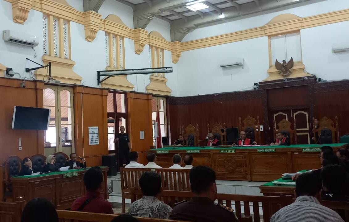 KORUPSI: Suasana sidang dugaan korupsi penjualan aset PTPN I yang melibatkan Irwan Perangin-angin dan Imam Subekti di Pengadilan Negeri Medan, Rabu (21/1/2025). (Dok: Istimewa)