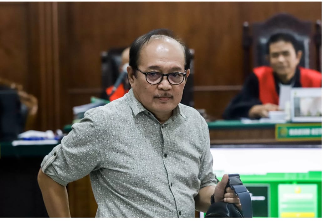 Mohammad Yamin, mantan karyawan Jawa Pos saat bersaksi di Pengadilan Negeri Surabaya, Selasa (13/1). (ALFIAN RIZAL/JAWA POS)