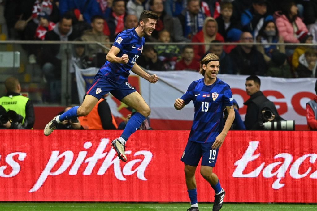 Selebrasi Petar Sucic saat cetak gol lawan Arsenal. (football.italia)