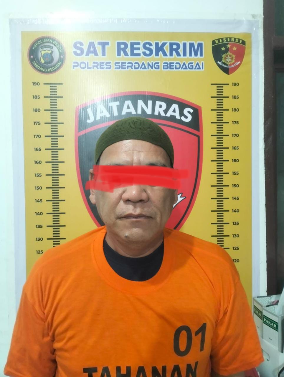 Pelaku ML saat di amankan di Mapolres Sergai di Sei Rampah. ( Fadly/ Sumut Pos)