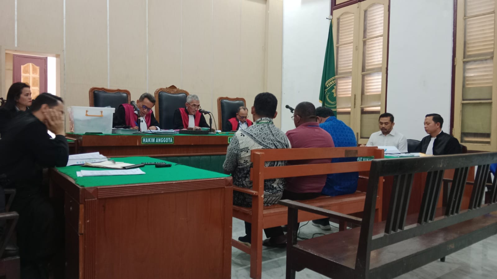 SAKSI: Tiga Kades dihadirkan sebagai saksi dalam kasus dugaan korupsi profil video desa di Pengadilan Tipikor Medan, Senin (26/1). (Dok: istimewa)
