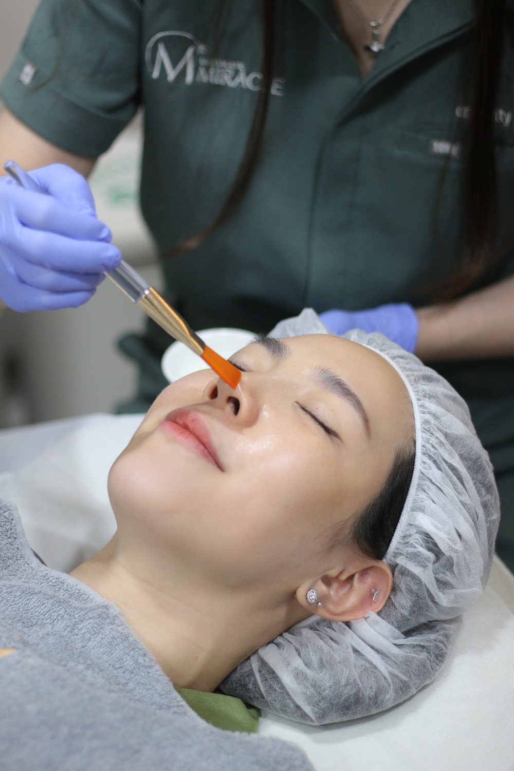 Treatment Peel (foto : Miracle Aesthetic Clinic)