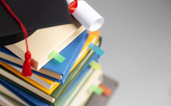 Beasiswa S1 Garuda menjadi salah satu program unggulan pemerintah dalam mendorong pemerataan akses pendidikan berkualitas. (Ilustrasi freepik)