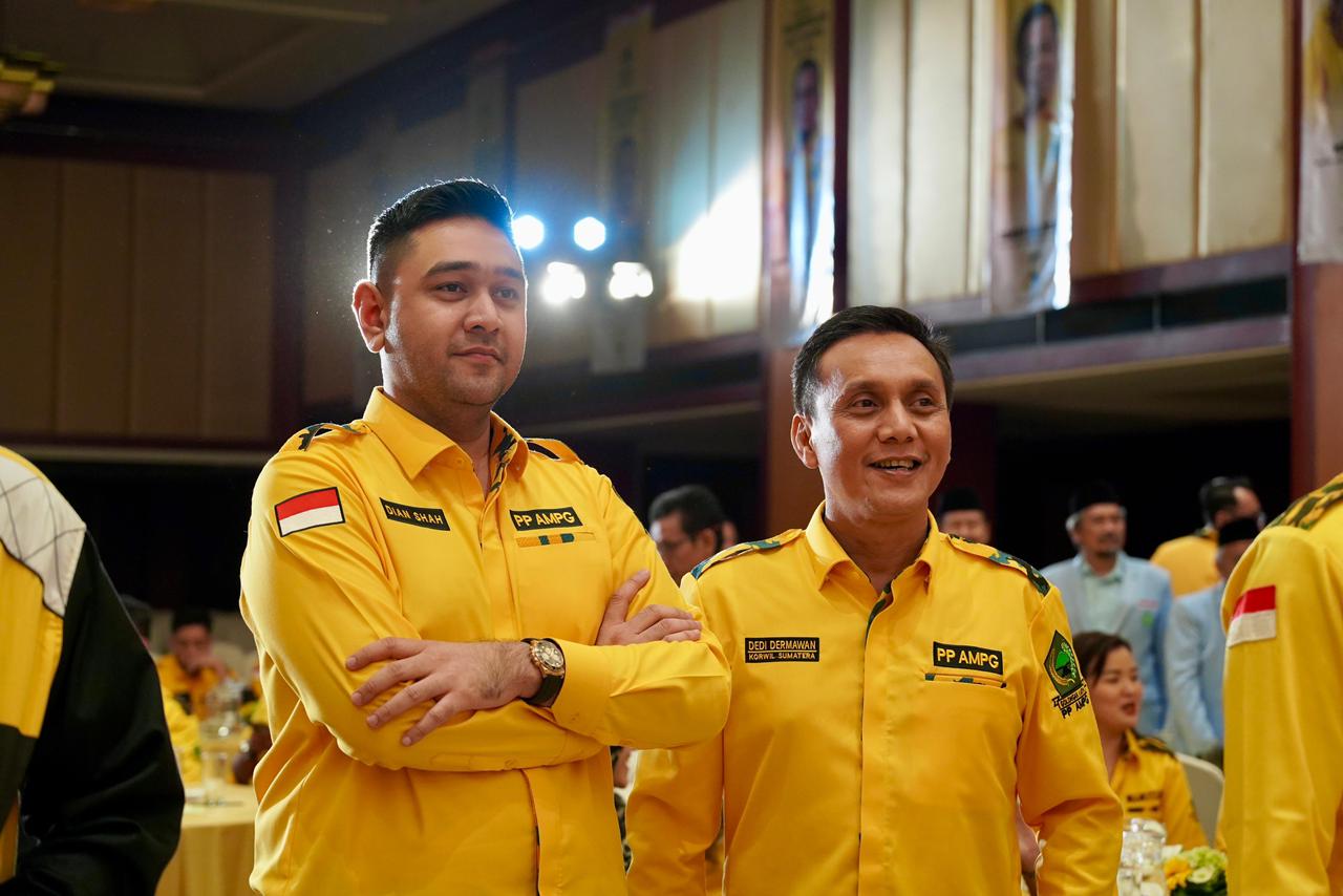 Pelaksana Harian (PLH) Ketua Umum Pengurus Pusat Angkatan Muda Partai Golkar (AMPG), Muhammad Rahmaddian Shah.(kiri)