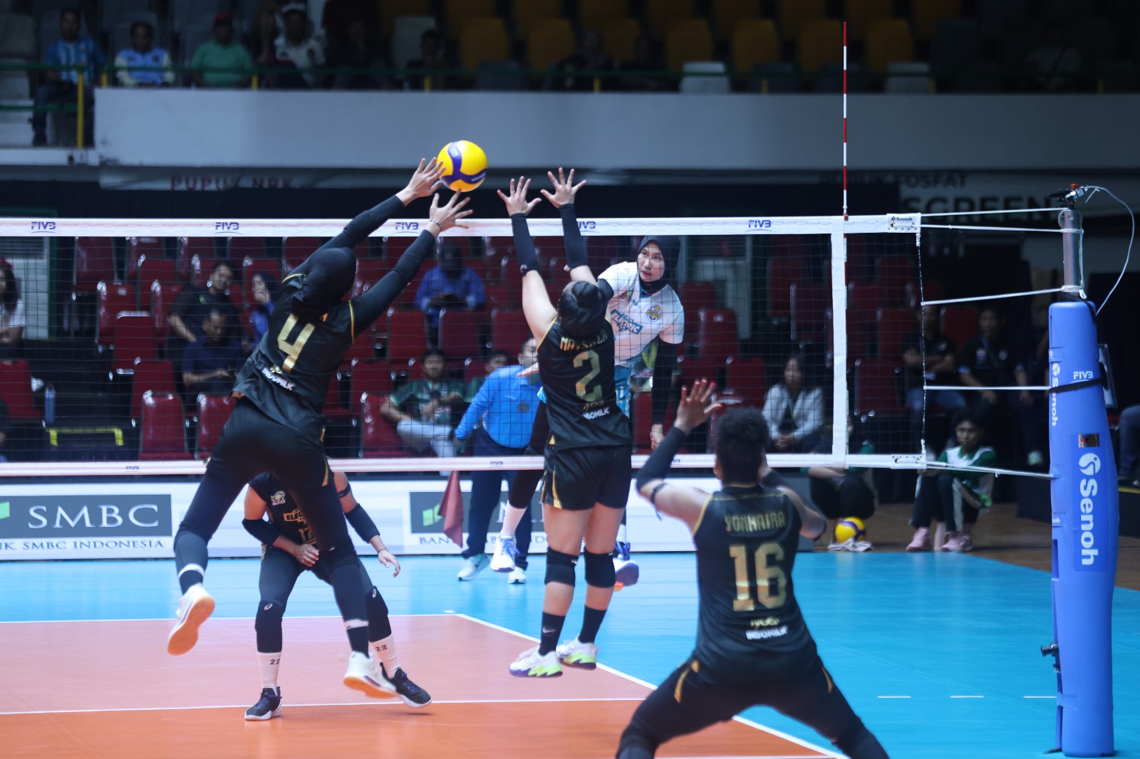 KALAH: Jakarta Electric PLN Mobile mengalahkan Jakarta Popsivo Polwan di GOR Tri Dharma Gresik, Jumat (30/1/2026) Proliga 2026 Sesi Gresik. (Dok: Proliga)