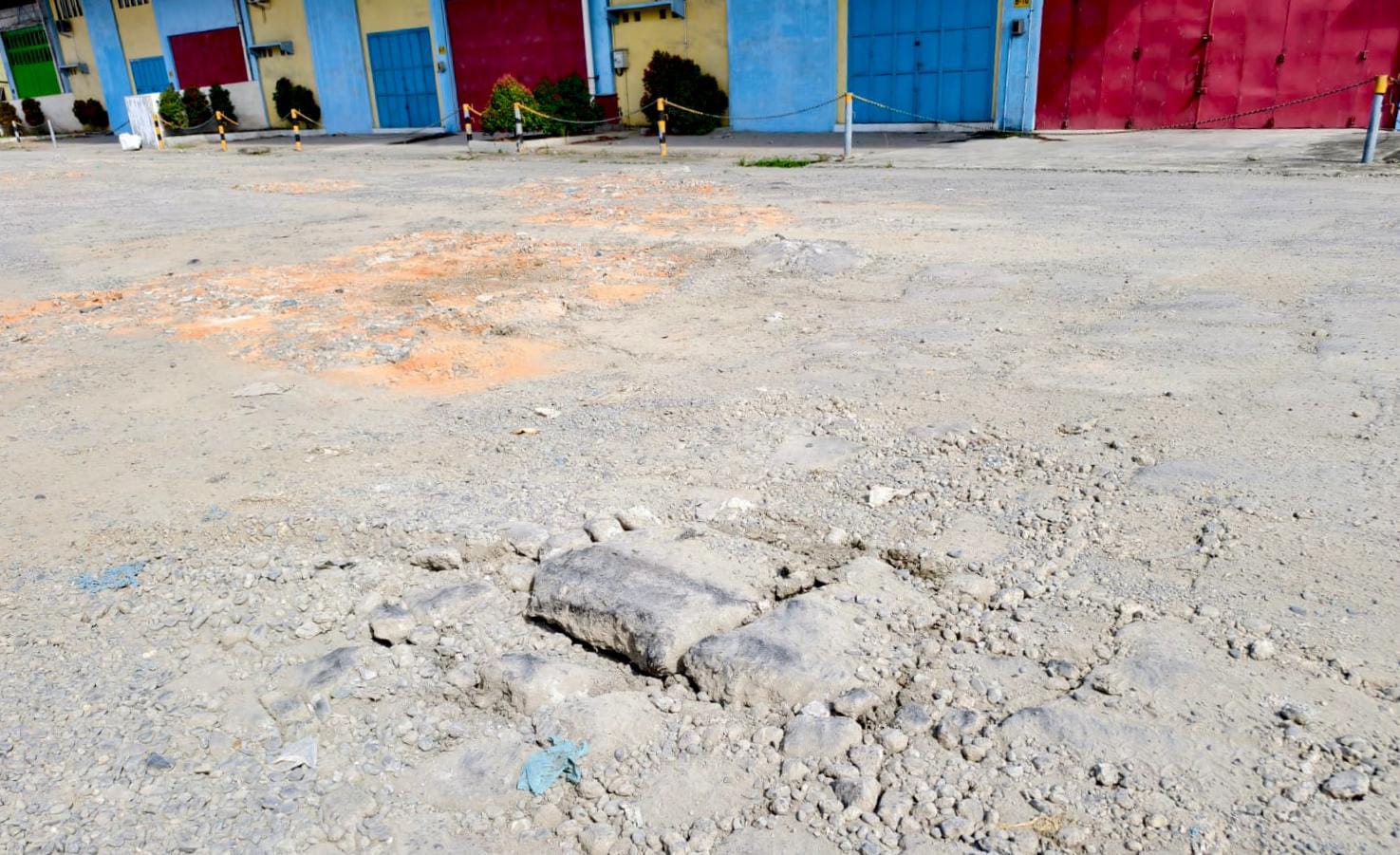 PERGUDANGAN: Kondisi jalan kompleks pergudangan di Deliserdang. (Istimewa/Sumut Pos)