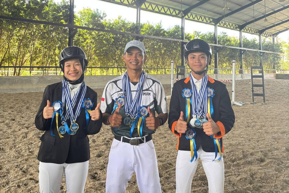 PRESTASI: Atlet berkuda Taman Cadika Stable Medan meraih prestasi pada Friendship Show Jumping Competition di Jericho Stable, Minggu (1/2/2026). (Dok Pribadi)