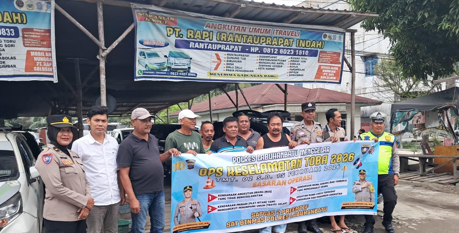 Sat Lantas bersama Sat Binmas Polres Labuhanbatu saat gelar kegiatan Operasi Keselamatan (Fajar/Sumut Pos)