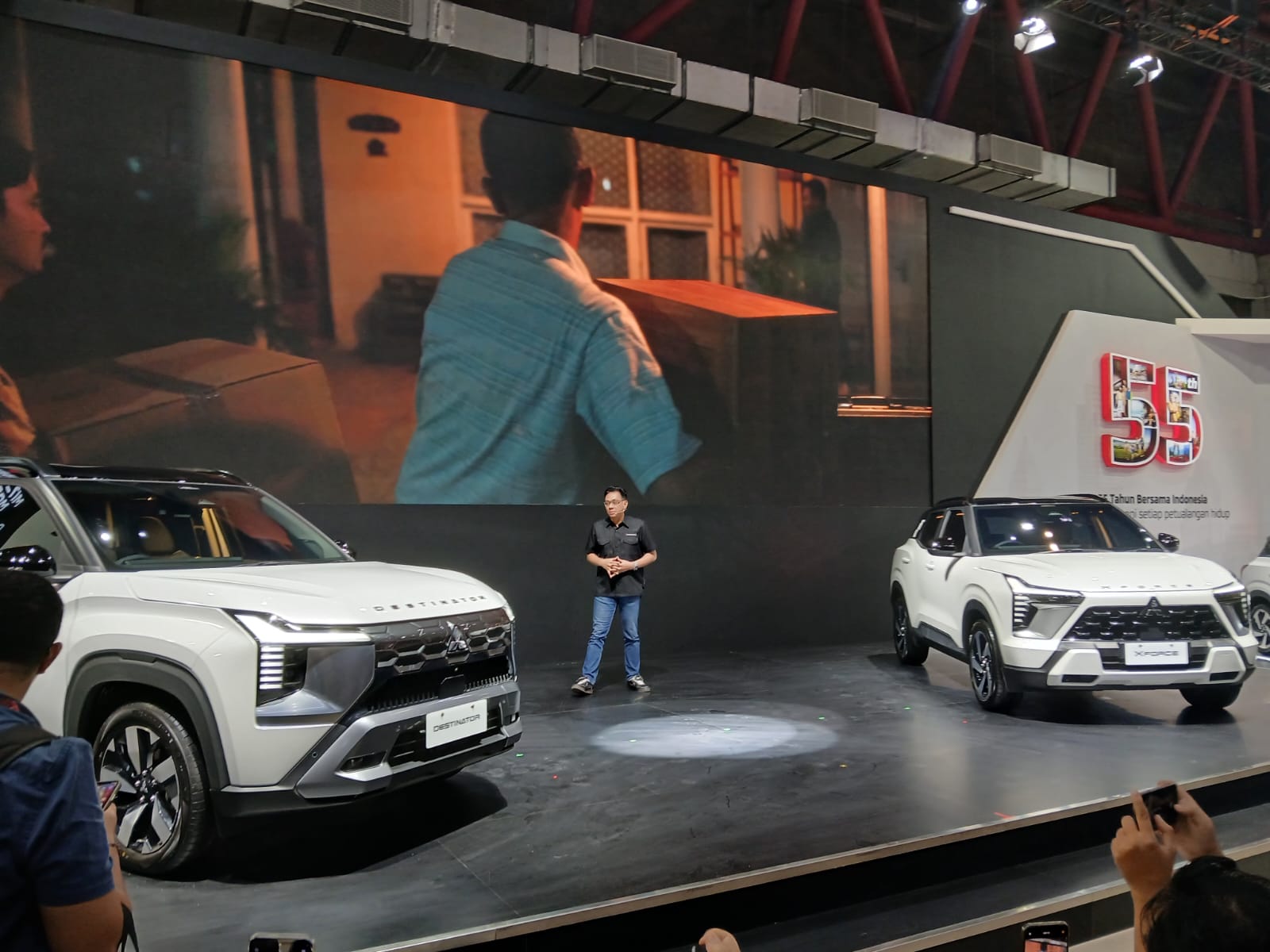PERKENALKAN: MMKSI memperkenalkan dua model edisi 55th Anniversary, Mitsubishi Destinator dan Mitsubishi Xforce di Ajang IIMS 2026, Kemayoran, Jakarta (5/2/2026). (ARI/SUMUT POS)