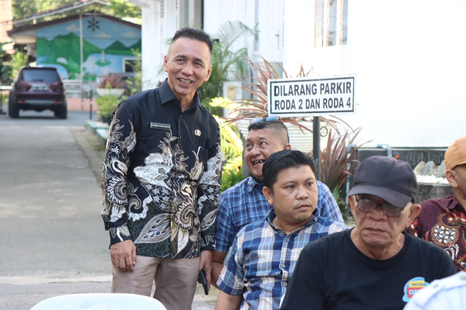 Kadis Kominfo Binjai, Ikhsan Siregar bersama insan pers saat gelar silaturahim perdana usai menjabat. (Diskominfo Binjai/Sumut Pos)