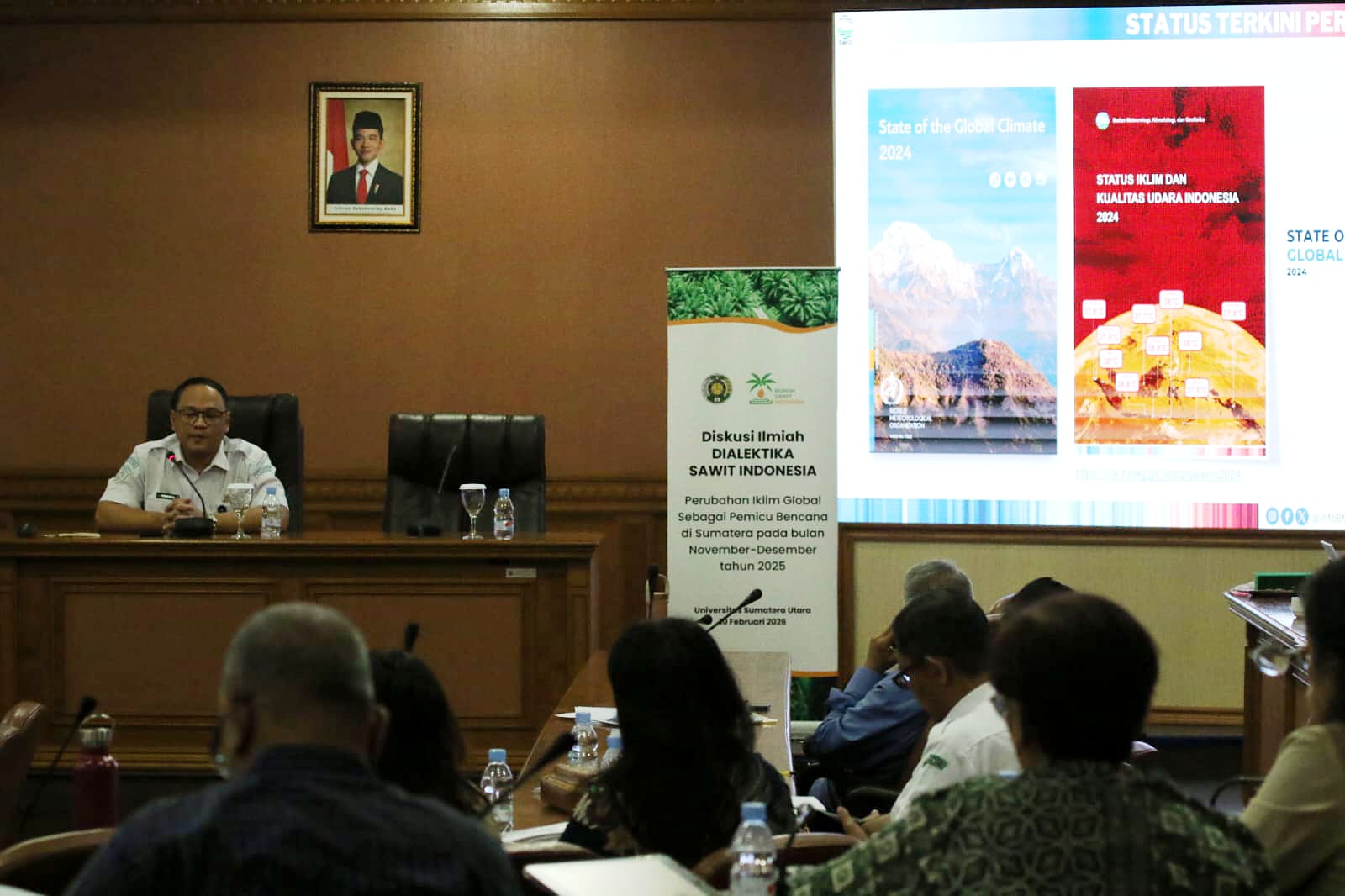 Diskusi Ilmiah bertajuk &ldquo;Dialektika Sawit Indonesia: Perubahan Iklim Global sebagai Pemicu Bencana di Sumatra&rdquo; di USU, Selasa (10/2/2026).