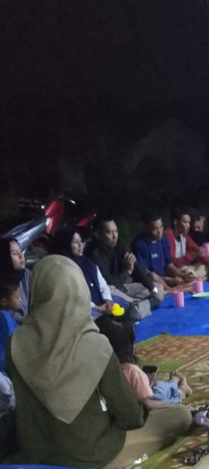 Oknum MR Kaur Desa saat kampanye Cakades. (ISTIMEWA/SUMUT POS)