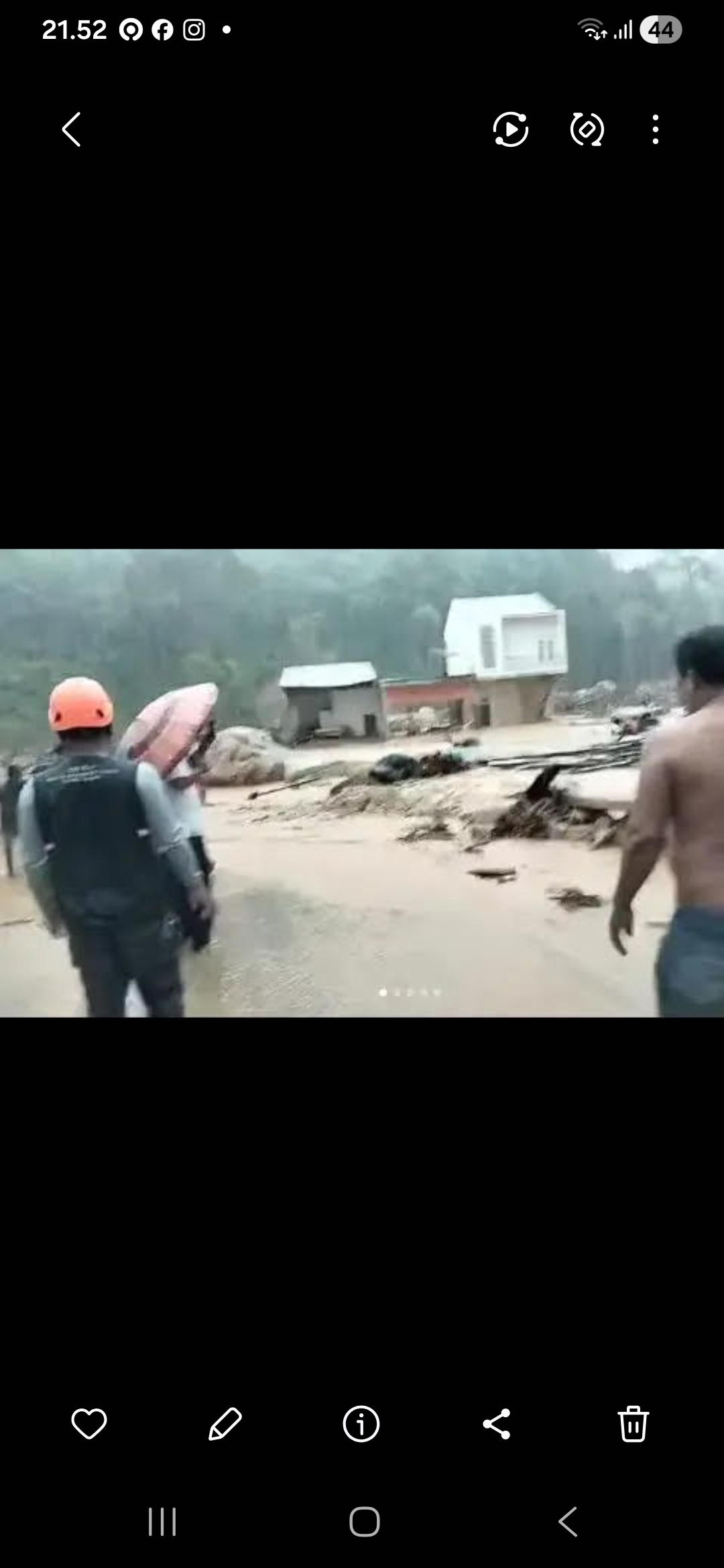 BANJIR: Kabupaten Tapanuli Tengah kembali diterjang banjir dan banjir bandang, Rabu (11/2/2026). (Dok: instagram)