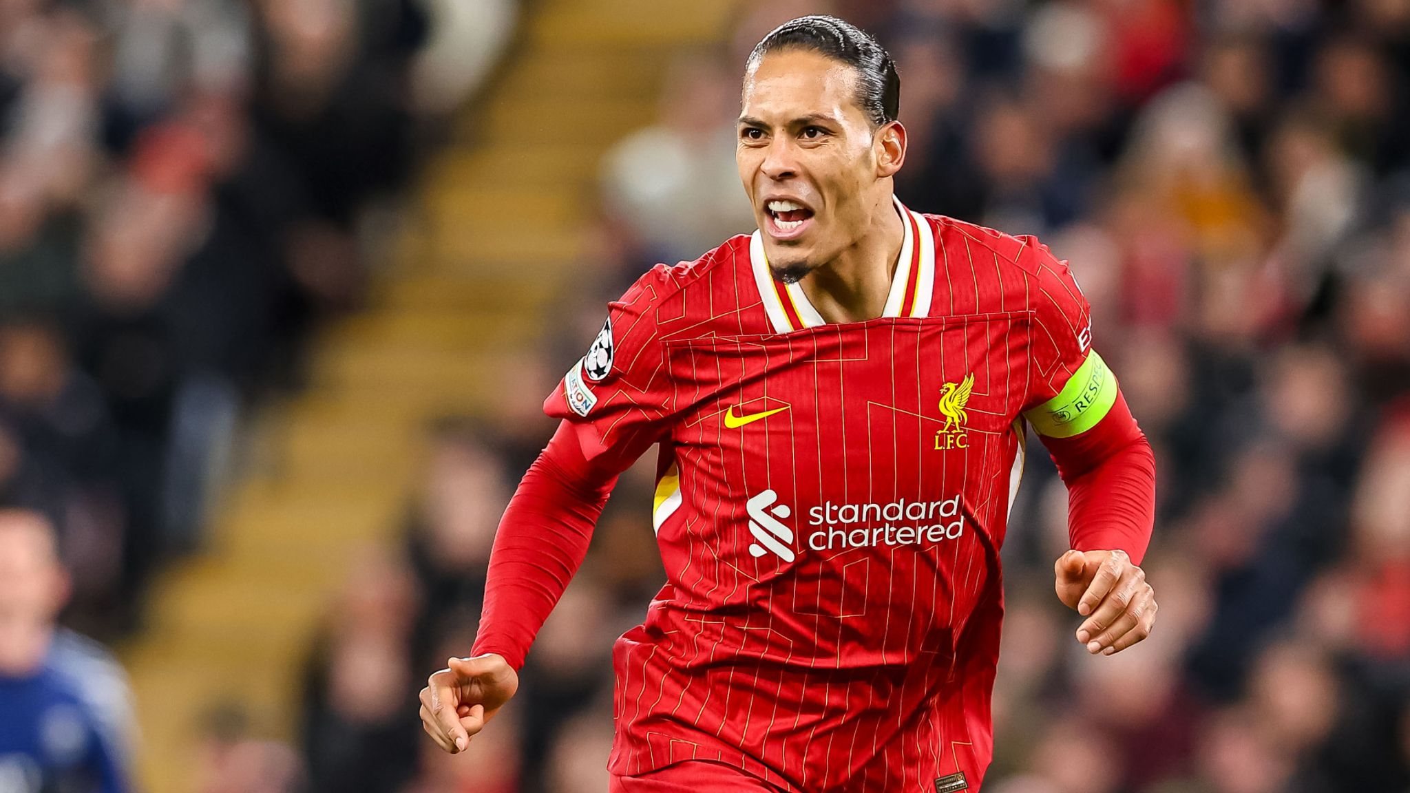 Pertahanan Liverpool FC yang dikawal kapten sekaligus bek tengah, Virgil van Dijk, tak mampu mencatat nirbobol dalam empat laga terakhir di Premier League. (Skysport)