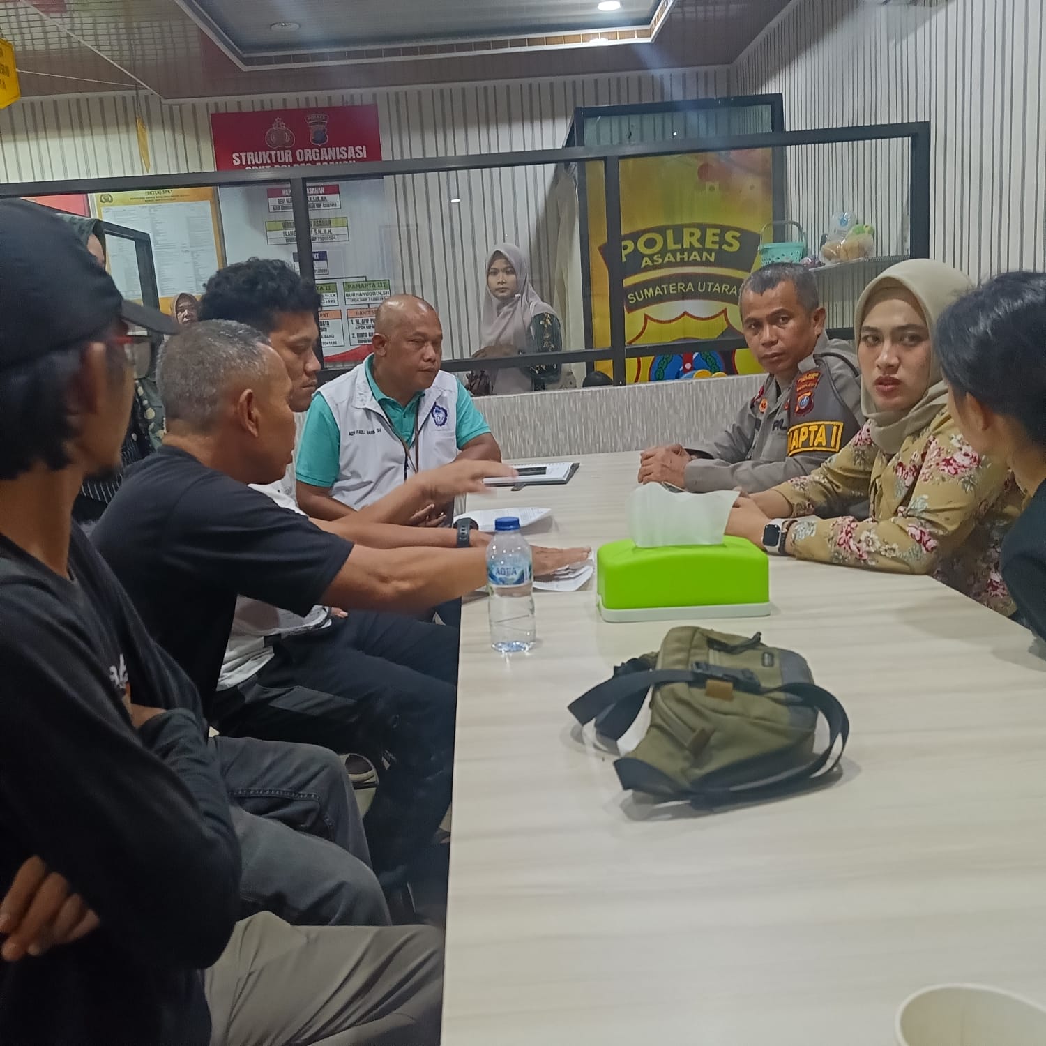 LPAI Asahan saat melakukan pendampingan pelaporan kasus pencabulan ke Polres Asahan. (ISTIMEWA/SUMUT POS)