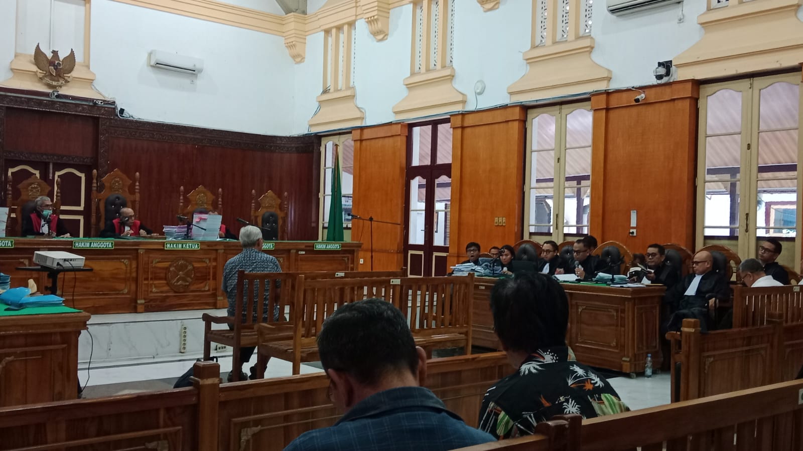SIDANG: Saksi dari pihak PTPN I memberikan keterangan disidang korupsi penjualan aset PTPN I ke Ciputra Land, Jumat (13/2/2026). (Dok: istimewa)