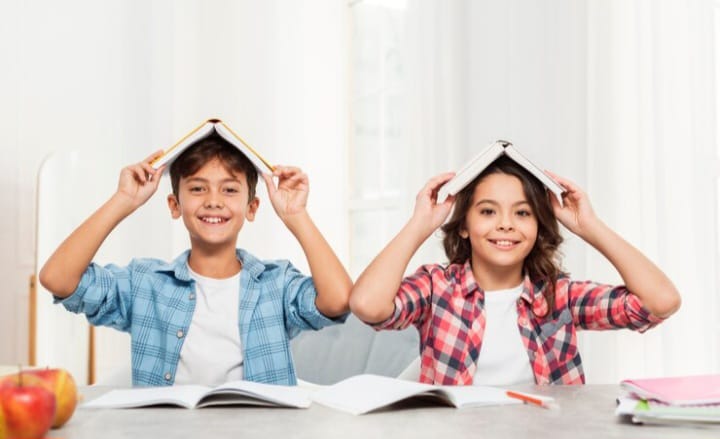 Banyak orang tua tidak sekadar mengejar prestise sekolah, melainkan berusaha memastikan anak memiliki peluang terbaik untuk berkembang. (Ilustrasi/Freepik.com)