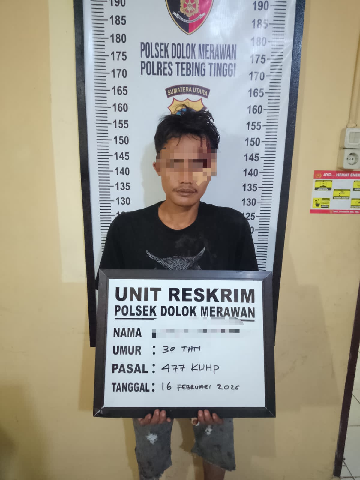 Tersangka curanmor saat diamankan di Polres Tebingtinggi. (AZAN PURBA/SUMUT POS)
