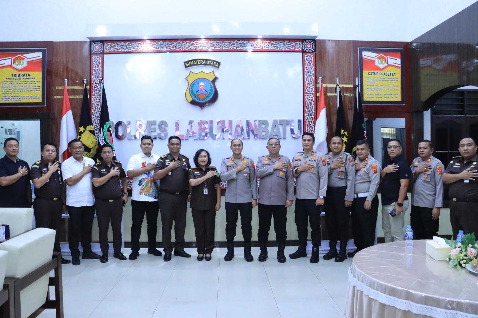 Kajari Labuhanbatu Kunker ke Polres Labuhanbatu (Fajar/  Sumut Pos)
