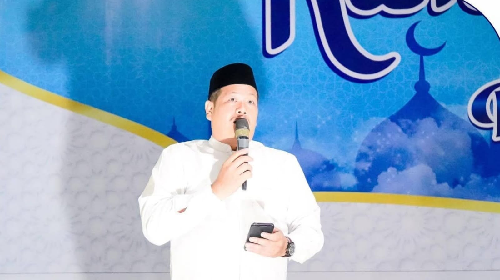 Perwakilan Kakan Kemenag Labuhanbatu umumkan hasil itsbat penetapan 1 Ramadan 1447 H (Fajar/ Sumut Pos)