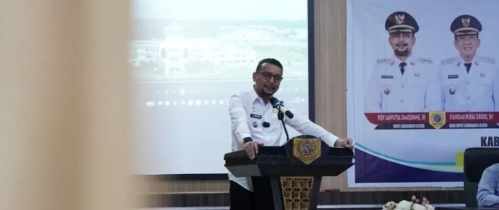 Bupati Labuhanbatu Selatan, Fery Sahputra Simatupang saat memimpin rapat RKPD 2027. (ISTIMEWA/SUMUT POS)