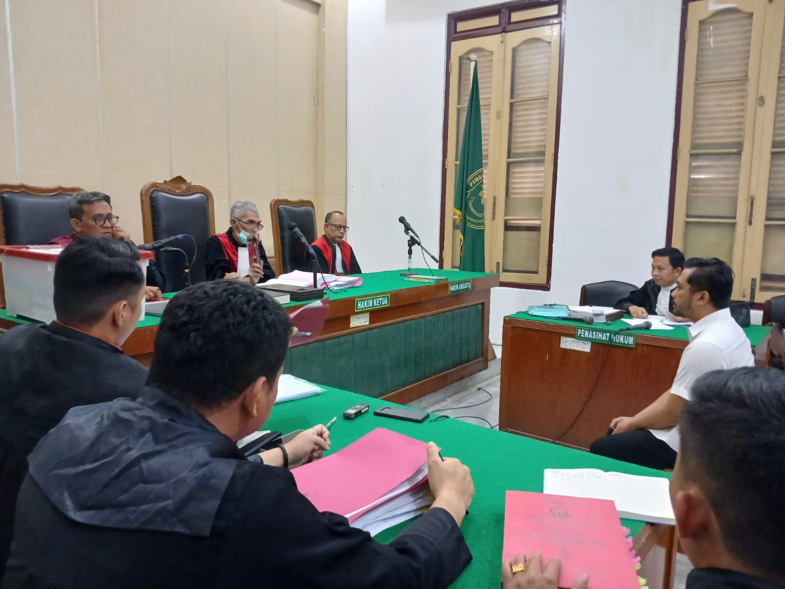TUNTUTAN: Direktur CV Promiseland, Amsal Christy Sitepu, menjalani sidang tuntutan di Pengadilan Tipikor Medan, Jumat (20/2/2026). (Dok: istimewa)