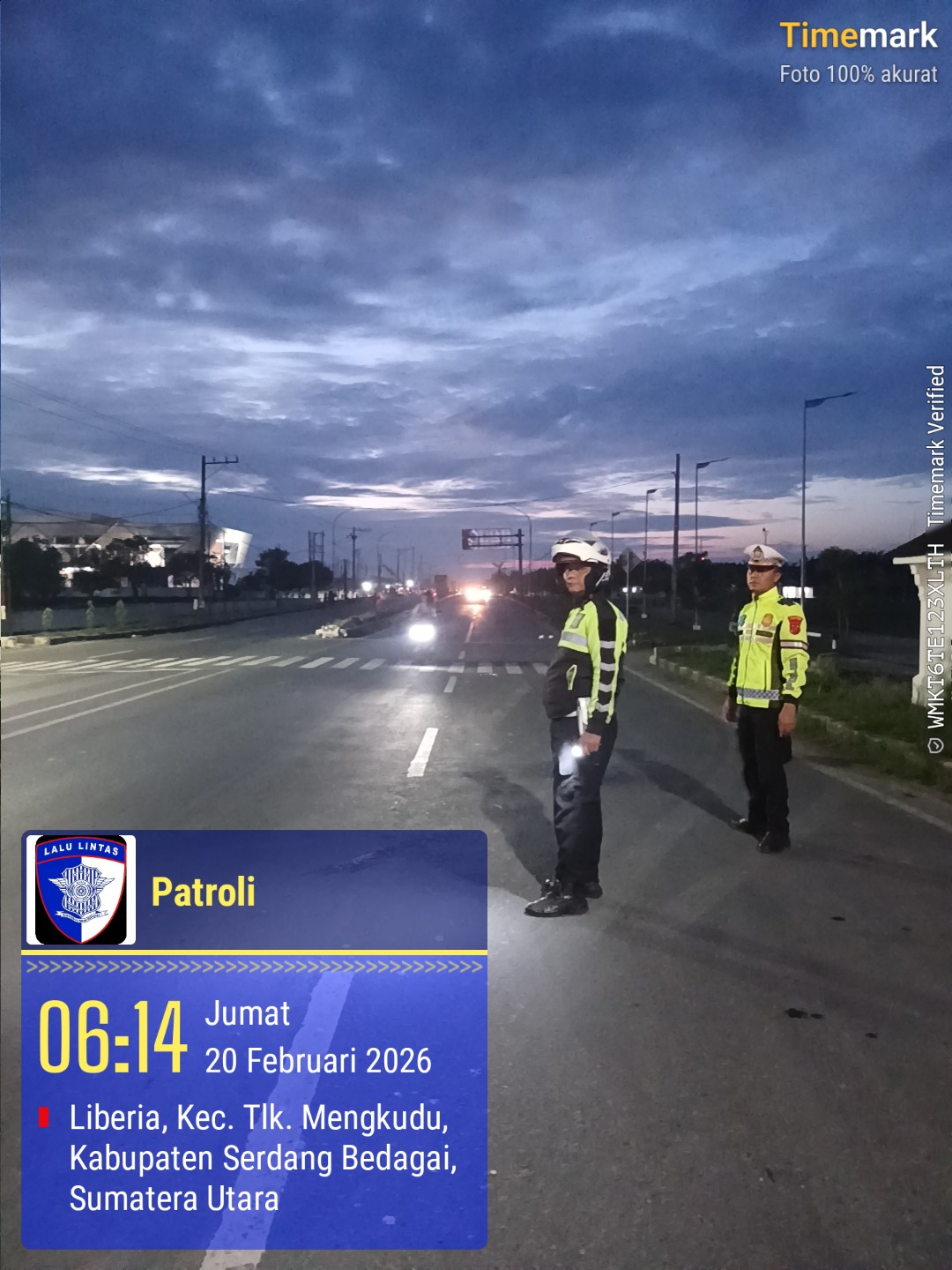 Personel Satlantas Polres Sergai saat pengamanan jalan Jalinsum. (  Fadly/Sumut Pos)