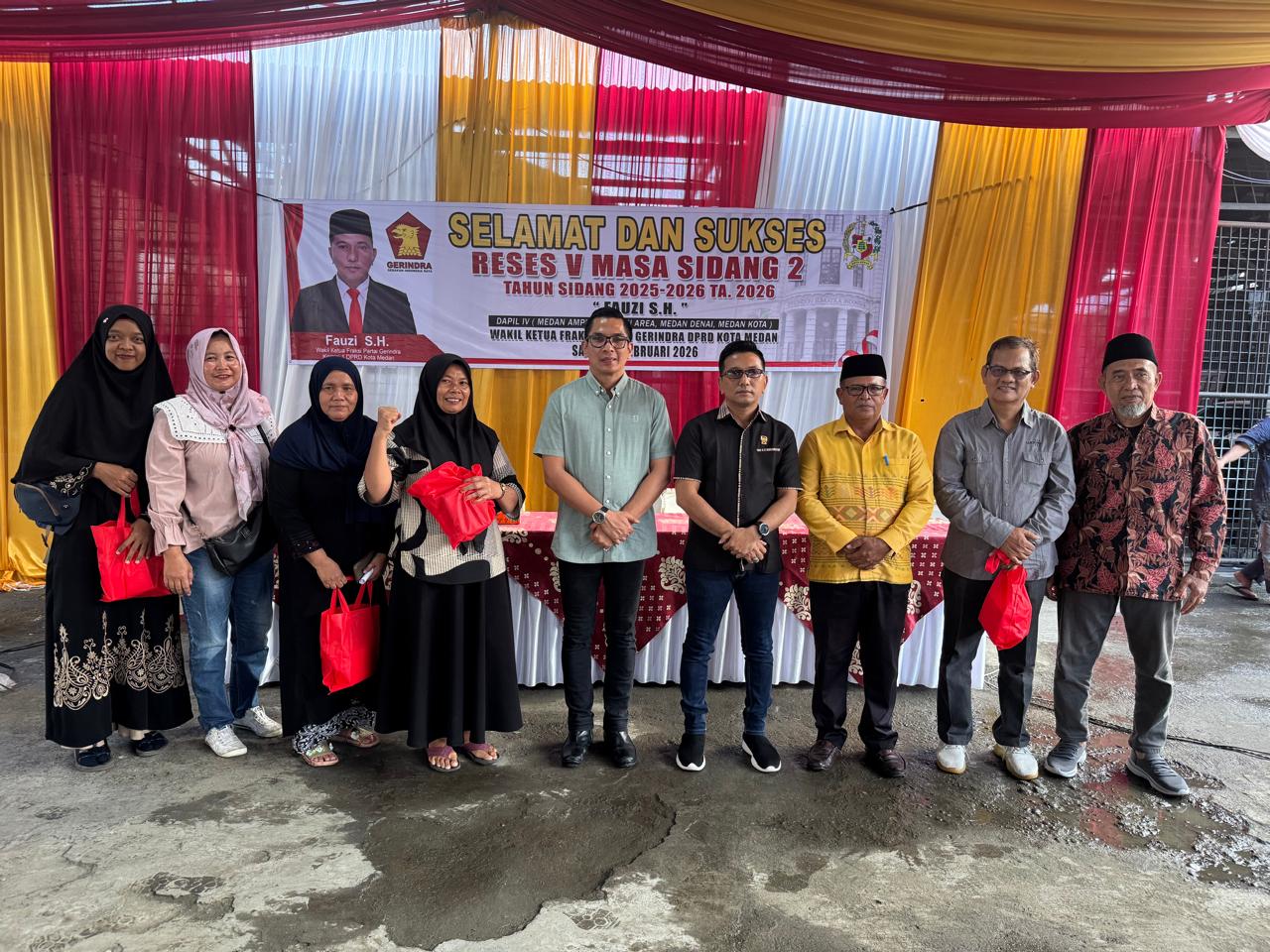 RESES: Wakil Ketua Fraksi Gerindra DPRD Kota Medan, Fauzi SH, menggelar Reses V Masa Sidang 2 TA 2026 di Jalan AR Hakim, Medan Area, Sabtu (21/2/2026). (Dok: istimewa)
