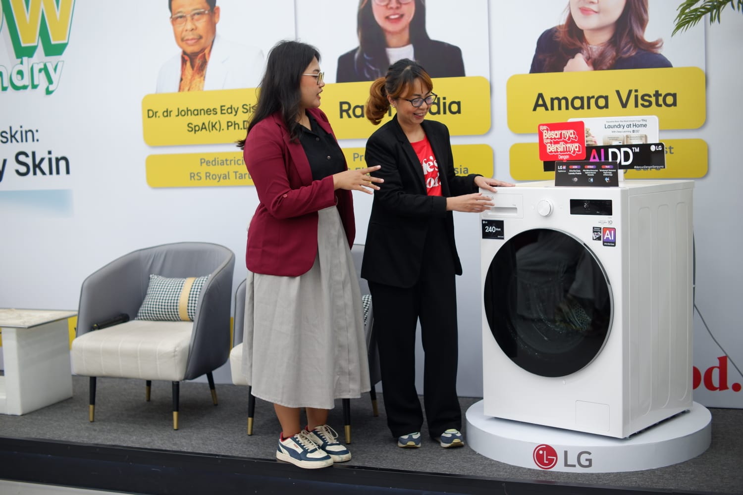 EDUKASI: LG Electronics menggelar edukasi dengan konsumen tentang mesin cuci yang tepat dan higienis. (Dok: LG)