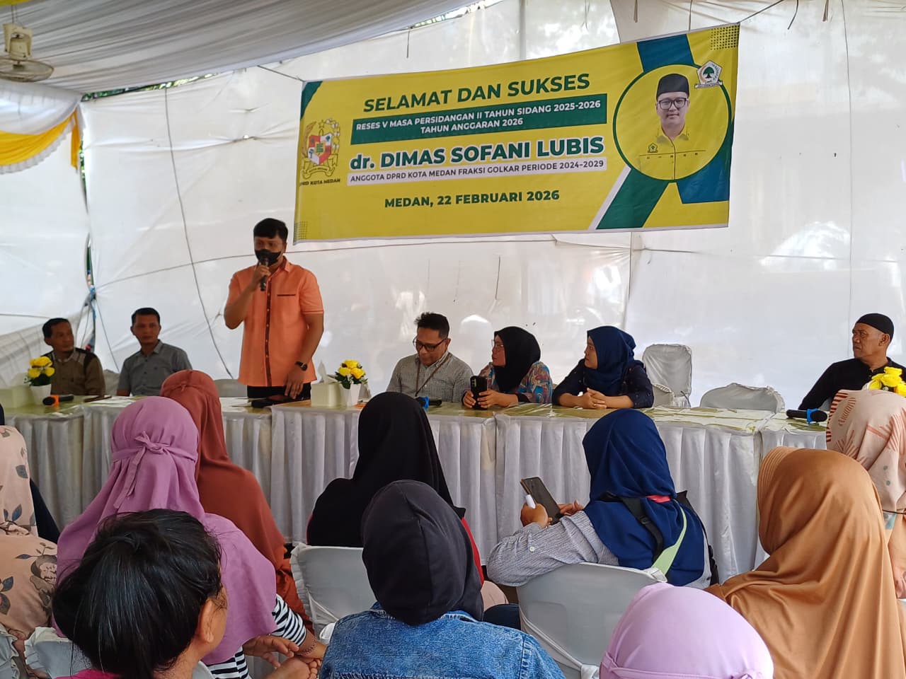  Anggota DPRD Kota Medan, dr Dimas Sofani Lubis saat menggelar Reses di Jalan Brigjend Katamso, Kelurahan Sei Mati, Kecamatan Medan Maimun, Minggu (22/2/2026) siang. (Markus Pasaribu/Sumut Pos) 