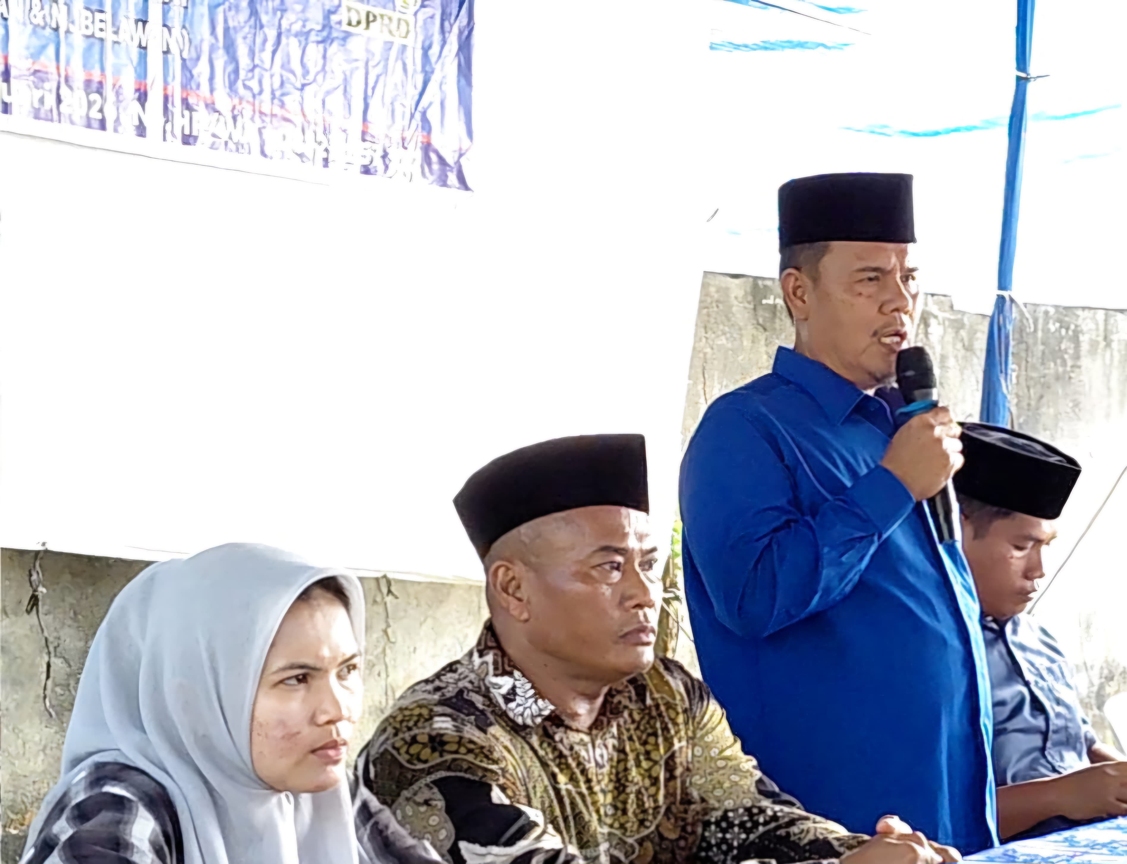RESES: Anggota DPRD Medan, H Muslin saat menggelar reses di Medan Marelan dan Medan Labuhan. (Dkk: istimewa)