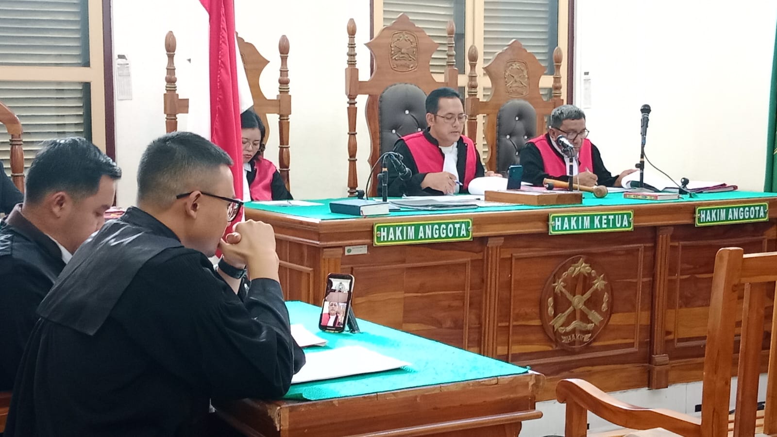 BACA: Ketua majelis hakim membacakan putusan terhadap terdakwa kasus sabu secara virtual, Senin (23/2/2026). (Dok: istimewa)