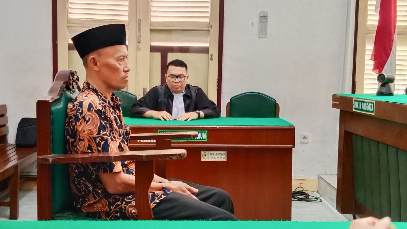 BOS: Mantan Kepala SMKN 1 Pancurbatu, Tukimin, menjalani sidang putusan di Pengadilan Tipikor Medan, Selasa (24/2/2026). (Dok: istimewa) 