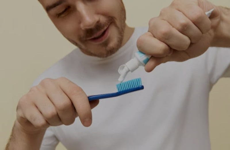 ilustrasi, sikat gigi yang benar dan baik adalah salah satu cara menghindari gigi berlubang. (freepik.com)